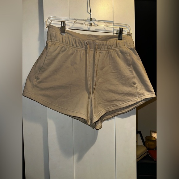 Lululemon Inner Glow High-Rise Short 3" - Mojave Tan - Picture 2 of 9